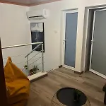 Alvarenga House