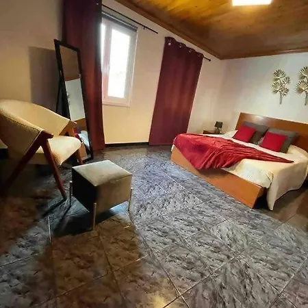 Alvarenga House Casa de Férias Maia (Sao Miguel)