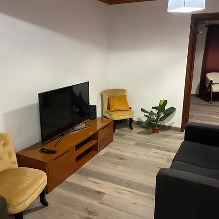 Дом отдыха Alvarenga House *