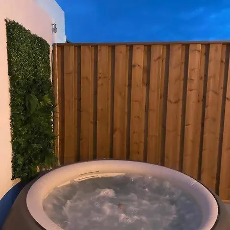Дом отдыха Alvarenga House Maia (Sao Miguel)