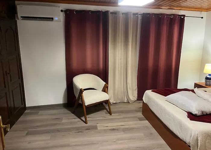 Alvarenga House بيت للعطل